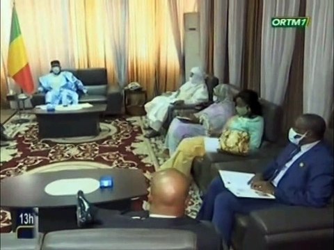 ORTM - Entretien entre le Président de l'Assemblée nationale, des chefs traditionnels et les ambassadeurs des Etats Unies et de l’Algérie au Malinies et de l’Algérie au Mali