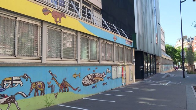 Paris fecha duas escolas recém-abertas após casos de Covid-19