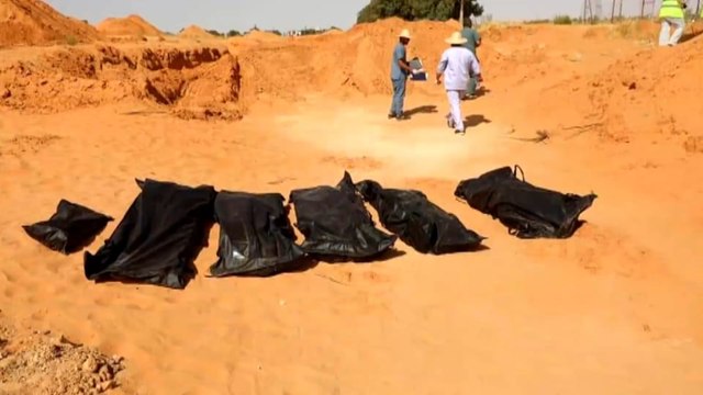 ليبيا.. مقبرة جماعية بترهونة تضم 5 جثث مدفونة بملابسها