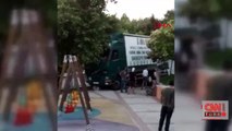 İstanbul'da kamyon parka girdi; facianın eşiğinden dönüldü | Video