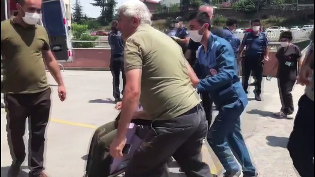 Havai fişek fabrikasında patlamada aralıların hastaneye getirilişi