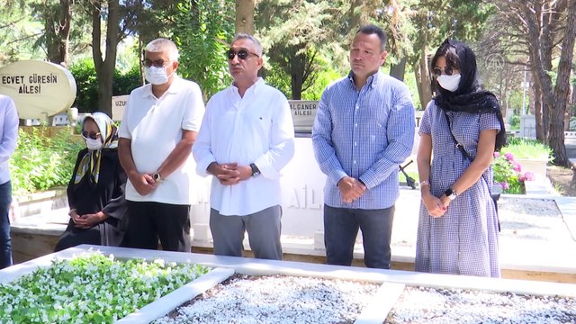 Kemal Sunal kabri başında anıldı - İSTANBUL