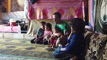 Esed rejiminin bombardımanında yüzü yanan baba, çocuklarına sarılabilmek için tedavi olmak istiyor - İDLİB