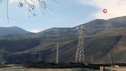 Erzincan'da sel suyunun enerji hatlarını yıktığı anlar...