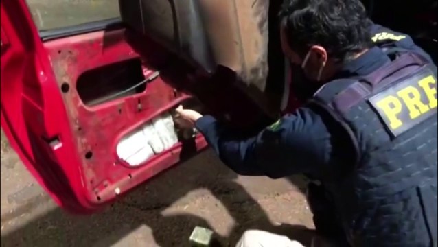Operação Tamoio II: PRF apreende veículo Celta com maconha na BR-277, em Céu Azul