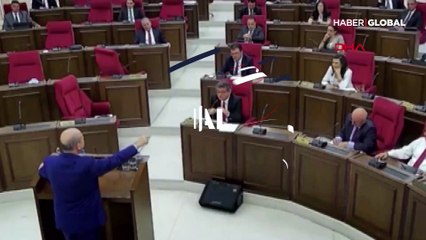 KKTC meclisinde 'kızma be birader' diyaloğu oturuma damga vurdu