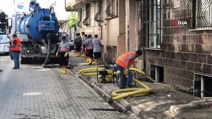 Esenyurt sel felaketinin ikinci gününde yaralarını sarmaya devam ediyor