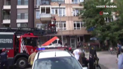 Çırılçıplak balkona çıktı: Kadıköy'de intihar girişimi