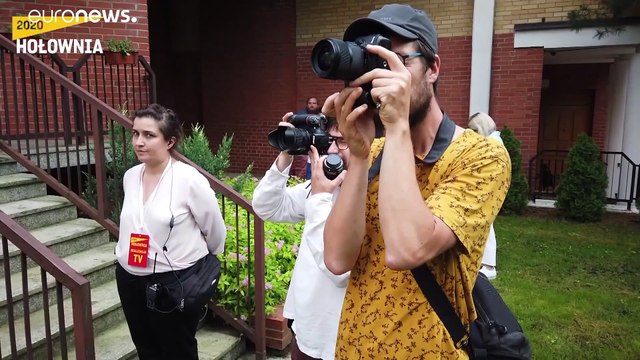 Социологи прочат Анджею Дуде победу со второй попытки