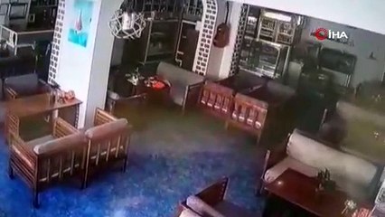 Deprem anı güvenlik kamerasında