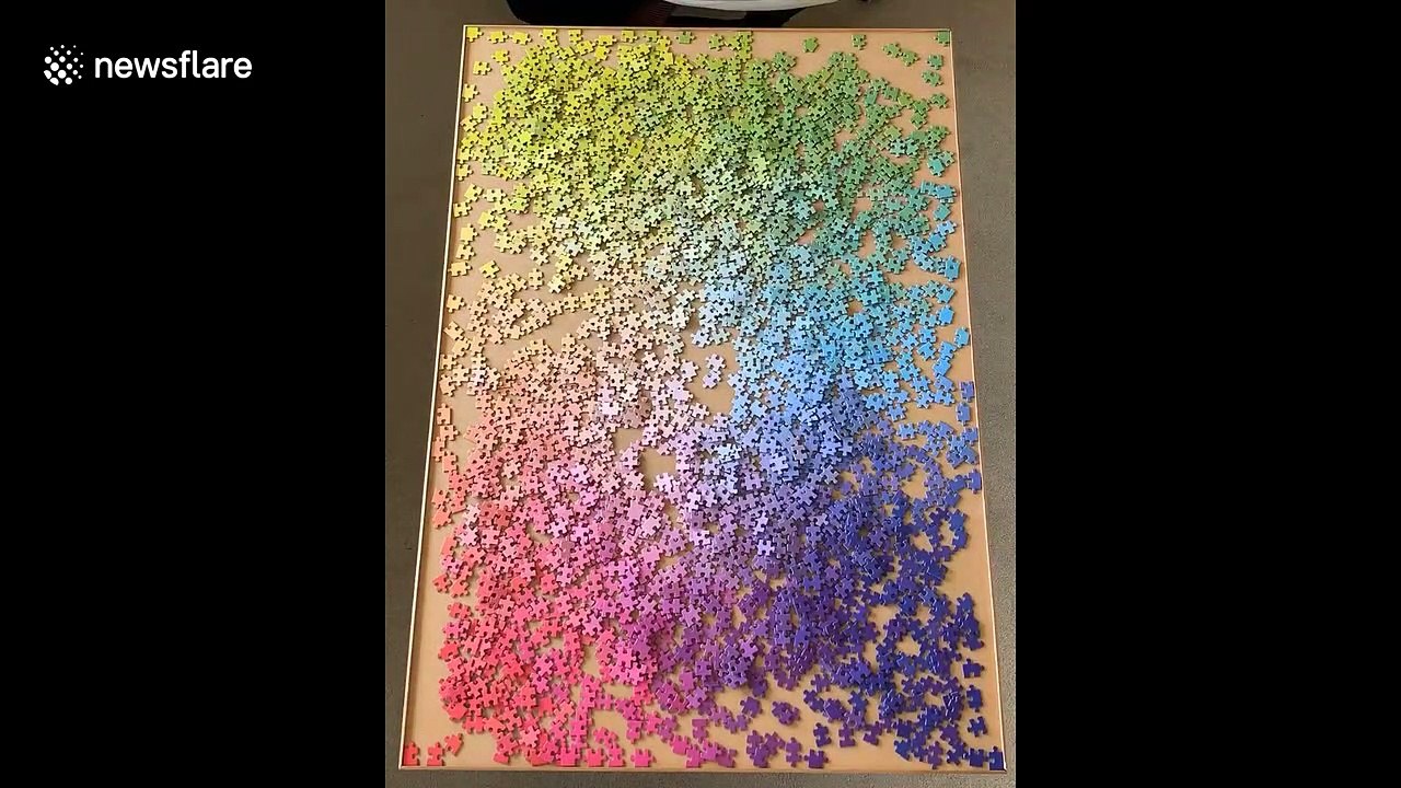 UK student completes 2,000 piece rainbow gradient jigsaw in satisfying timelapse