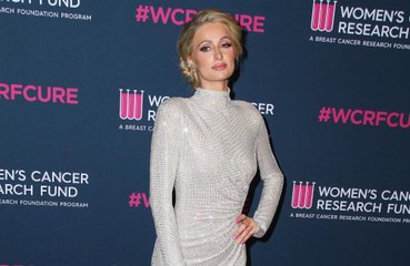 Paris Hilton en extase devant son petit ami Carter Reum