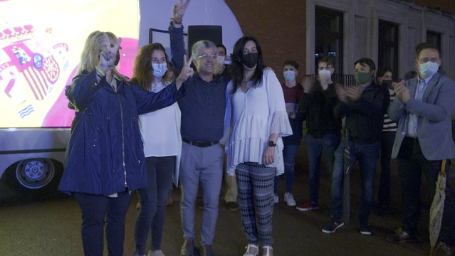 Pegada de carteles de la ultraderecha en Bilbao en el inicio de campaña