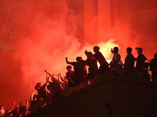 Straßenfeiern: Liverpool-Fans pfeifen auf Corona-Auflagen
