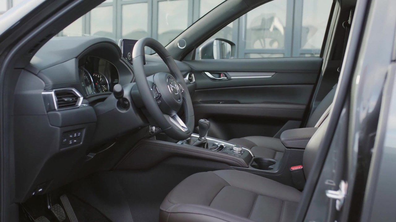 2020 Mazda CX-5 Skyactiv-D 2.2 MT Interior Design in Soul Red