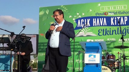 Gençlerin ‘oku’ kareografisi oluşturarak kitap okuması havadan görüntülendi