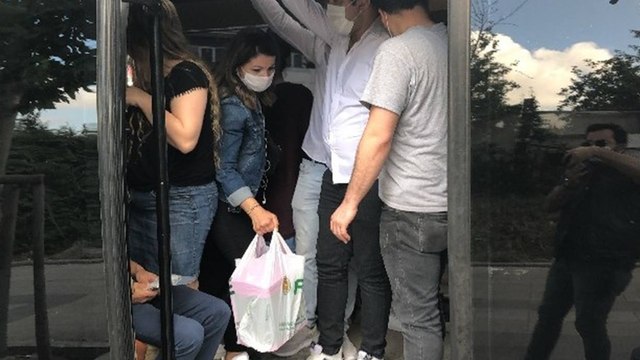 Yasağa rağmen minibüste 25 yolcu