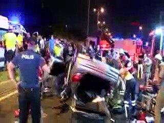 Vatan Caddesi’nde feci kaza! 1’i ağır 2 yaralı