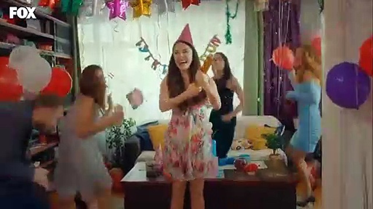 Can Yaman ve Özge Gürel'li yeni dizi "Bay Yanlış", ekran serüvenine bu akşam başlıyor