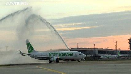 "Water salute" pour le premier décollage d'Orly depuis trois mois