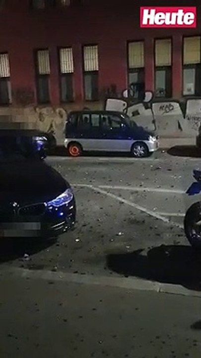 Video 2: Mitten in Wien: Bei Kurden-Demo fielen sogar Schüsse