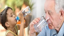 हर उम्र के हिसाब से रोजाना कितना पानी पीना है जरुरी । drinking water according to age । Boldsky