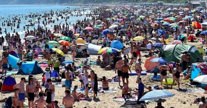 Coronavirus : la police britannique obligée d'intervenir sur les plages de Bournemouth, prises d'assaut par les vacanciers