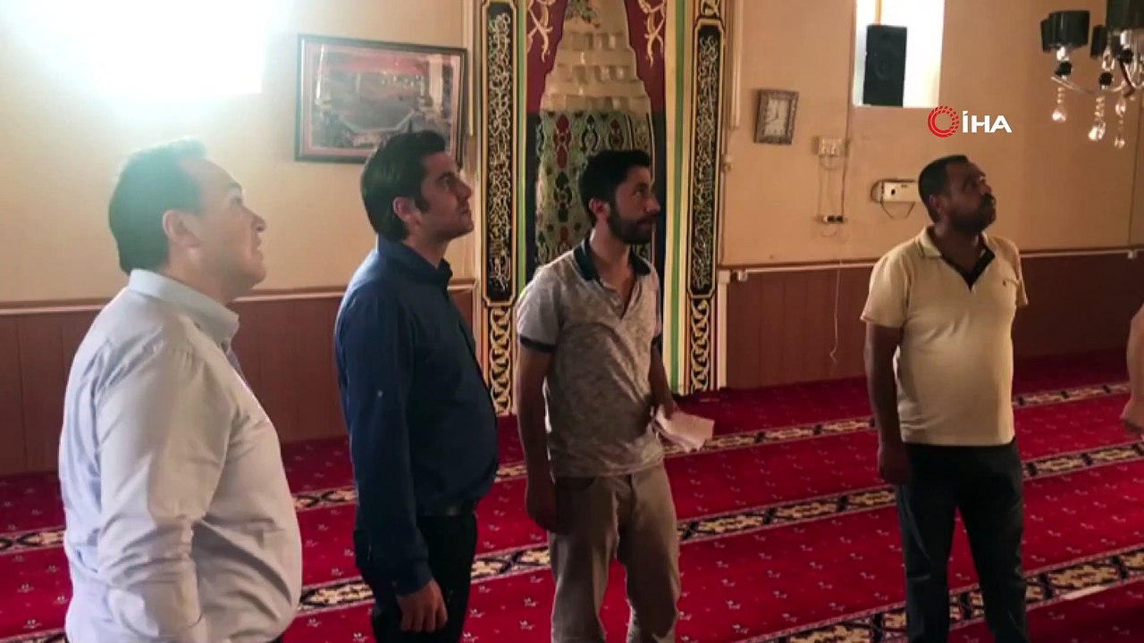 Depremde hasar gören cami ibadete kapatıldı