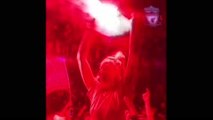 Liverpool - Les fans célèbrent le titre devant Anfield