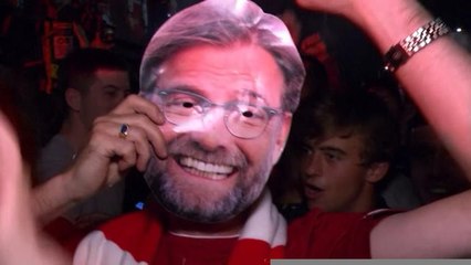 Liverpool - Les fans célèbrent le titre devant Anfield