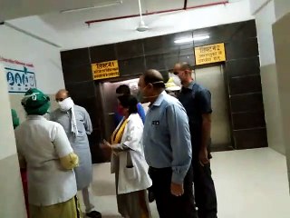 जिस अस्पताल के निरीक्षण पर आए स्वास्थ्य मंत्री, वहां वार्ड ब्वाय निकला पॉजिटिव