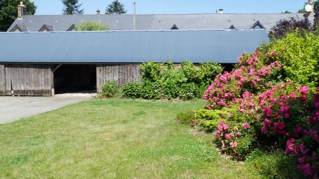 Aline Madrid, éleveuse de brebis à Saint Denis De Gastines