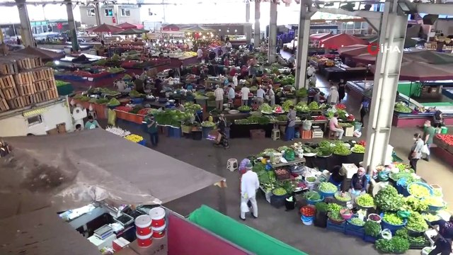 Koronavirüs tedbiri nedeniyle açılan halk pazarı boş kaldı