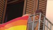 400 vecinos de Villanueva de Algaidas (Málaga) llenan el pueblo de banderas LGTBI