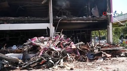 AVM'deki yangın söndürüldü