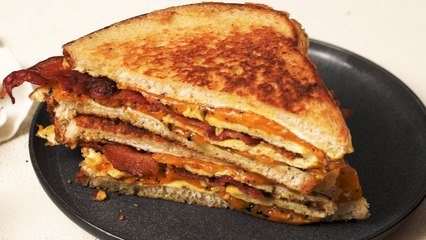 Bacon & Cheese Bread Omelet Is A BRILLIANT Breakfast