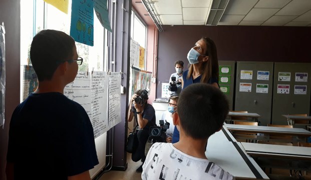 Sophie Wilmès a visité une classe de sixième à Lessines