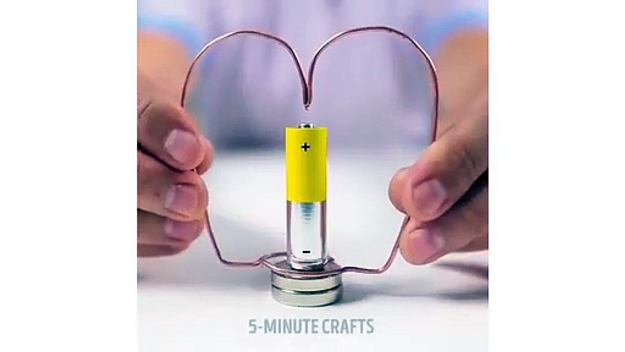 5 GENIUS Life Hacks For Batteries L 5 MINUTE CRAFTS 360P 1 Vid o 