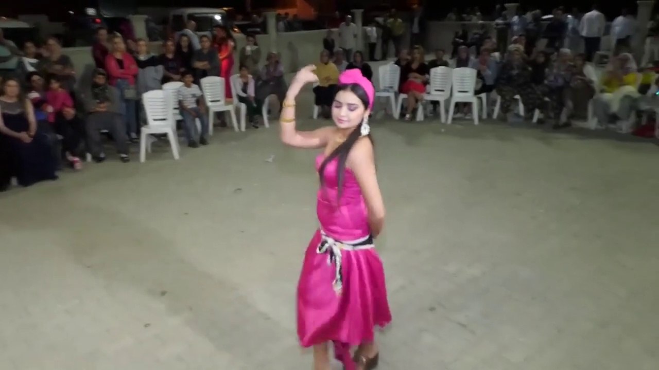 Pempeli Ayten oynar