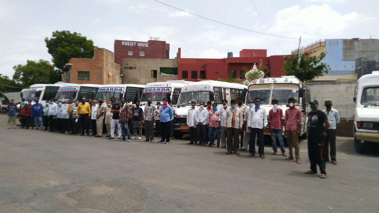 सिटीबस संचालक, चालक व परिचालक ने किया प्रदर्शन...