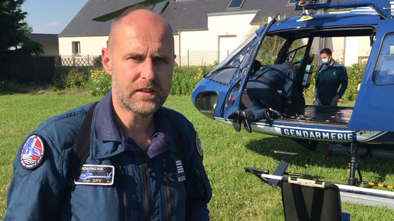 L’hélicoptère de la gendarmerie configuré pour le treuillage en mer