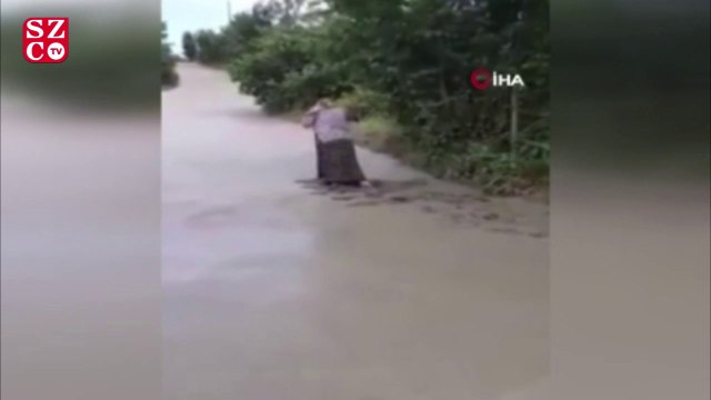 Yaşlı kadın yeni dökülen beton yolu kullanılamaz hale getirdi