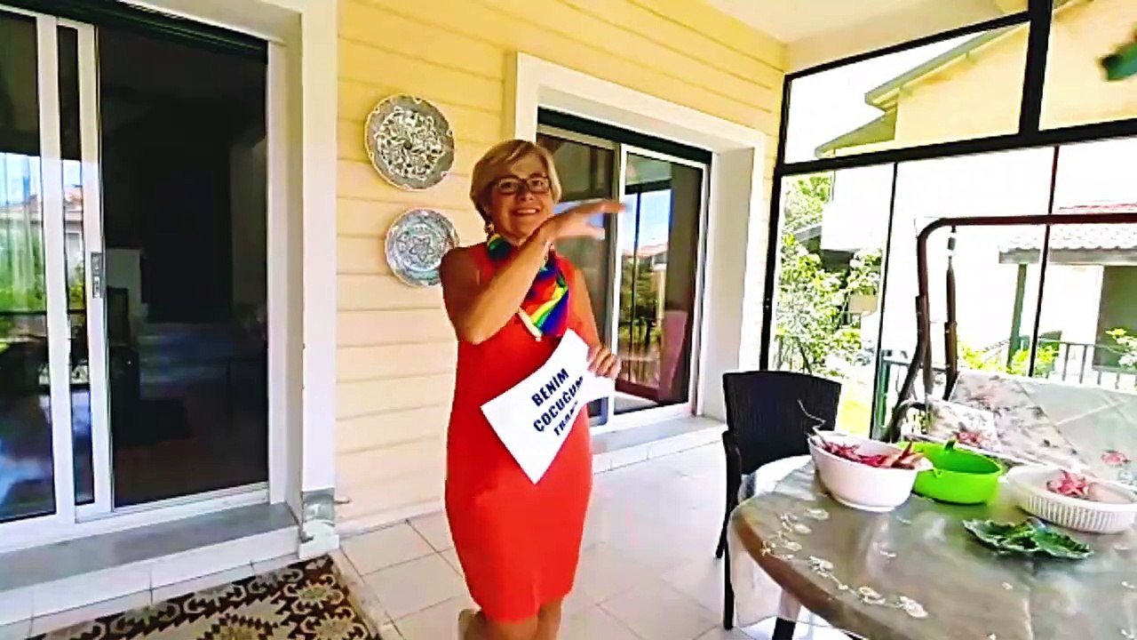 LGBTİ+ Aileleri ve Yakınları Derneği’nden Onur Haftası videosu: Biz Buradayız