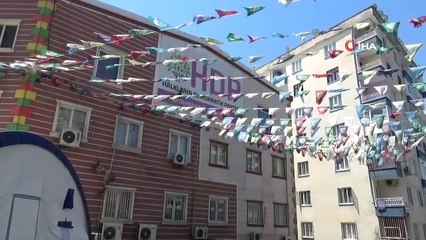 HDP önündeki aileler, YKS kısıtlaması nedeni ile eylemlerine 2 gün ara verdi