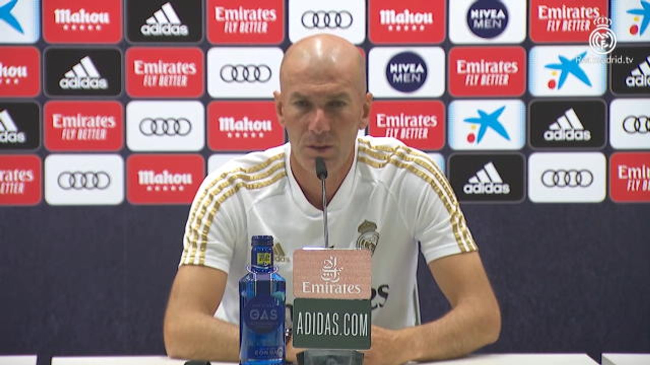 Real Madrid - Zidane sur Varane/Ramos : "C'est la meilleure doublette de l'histoire du club"