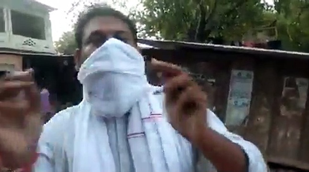 गमछा होने पर भी 'मास्क' ना लगाने का चालान, पुलि...