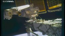 شاهد: رواد فضاء يثبتون بطارية ليثيوم جديدة لمحطة الفضاء الدولية