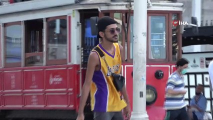 Kısıtlama sonrası Taksim'de manzara aynı