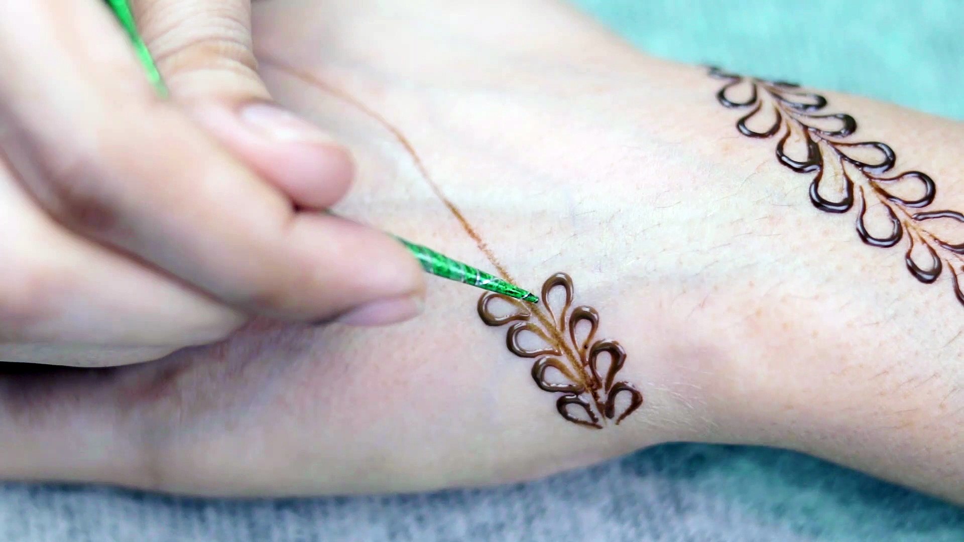 simple henna designs for beginners on feet