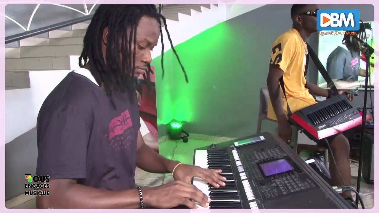 TOUS ENGAGÉS PAR LA MUSIQUE  - ARIEL SHENEY